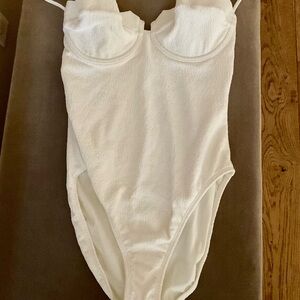 ViX Paula Hermanny White Scallop Bustier One-Piece Swimsuit | Size M | BNWOT